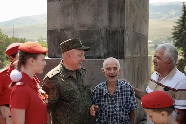 Военнослужащие и юнармейцы ЮВО облагородили территорию вокруг монумента памяти отряда Монтрезора в Памбакском ущелье (31 июля 2025). Лори Военнослужащие и юнармейцы ЮВО облагородили территорию вокруг монумента памяти отряда Монтрезора в Памбакском ущелье (31 июля 2025). Лори - Sputnik Армения