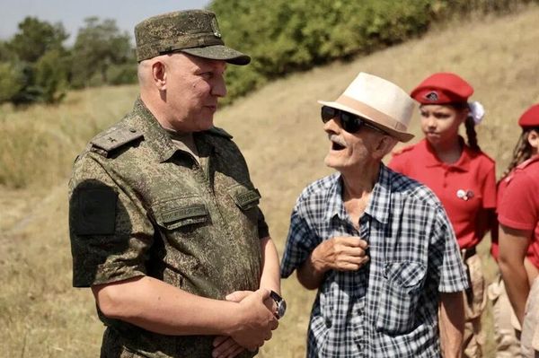 Военнослужащие и юнармейцы ЮВО облагородили территорию вокруг монумента памяти отряда Монтрезора в Памбакском ущелье (31 июля 2025). Лори Военнослужащие и юнармейцы ЮВО облагородили территорию вокруг монумента памяти отряда Монтрезора в Памбакском ущелье (31 июля 2025). Лори - Sputnik Армения