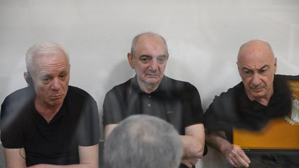 Լևոն Մնացականյանը, Բակո Սահակյանը և Արկադի Ղուկասյանը Բաքվի դատարանում - Sputnik Արմենիա