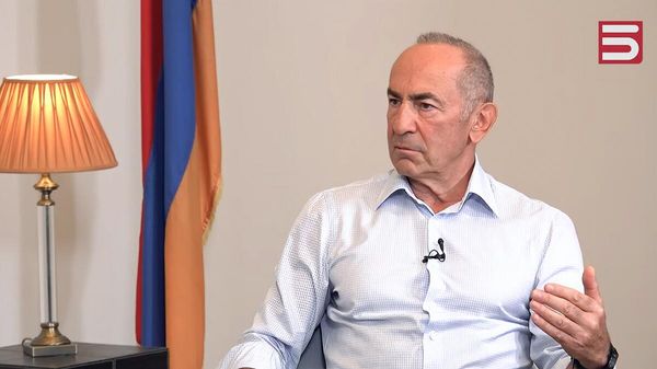 Роберт Кочарян дал интервью журналистке информационной программы Айлур телеканала 5-й канал Ларе Аракелян - Sputnik Արմենիա