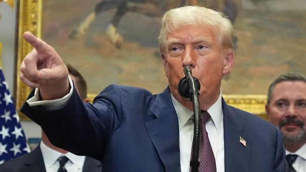 Президент США Дональд Трамп выступает во время церемонии подписания указа о возобновлении президентского фитнес-теста в государственных школах (31 июля 2025). Вашингтон - Sputnik Армения