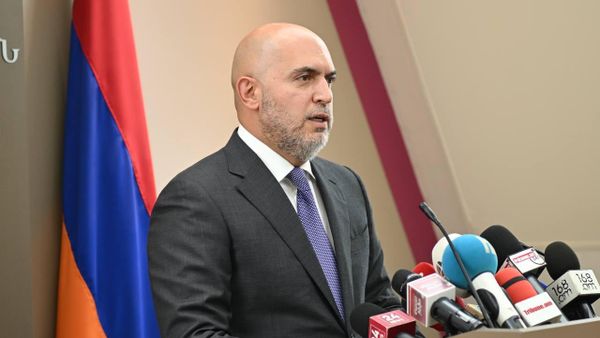 Армен Ашотян во время пресс-конференции (5 августа 2025). Еревaн - Sputnik Армения