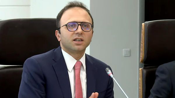 Заместитель председателя ЦБА Армен Нурбекян на пресс-конференции (5 августа 2025). Еревaн - Sputnik Армения