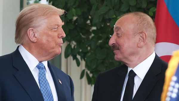 Президент США Дональд Трамп встречает президента Азербайджана Ильхама Алиева в Белом доме (8 августа 2025). Вашингтон - Sputnik Армения