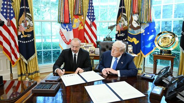 Встреча президентов США и Азербайджана Дональда Трампа и Ильхама Алиева (8 августа 2025). Вашингтон - Sputnik Армения