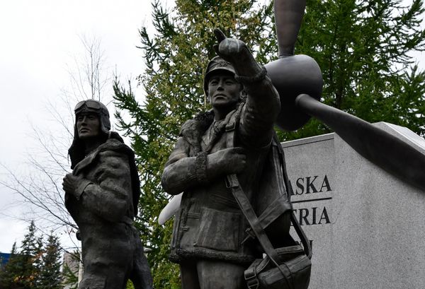 Памятник советским и американским лётчикам в честь программы ALSIB  - Sputnik Армения