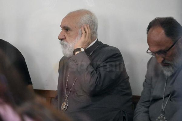 Գերաշնորհ Տ. Նաթան արքեպիսկոպոս Հովհաննիսյանը դատարանի դահլիճում - Sputnik Արմենիա