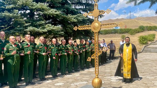 Военнослужащие военной базы ЮВО в Армении почтили память воинов, бессмертного отряда майора Монтрезора - Sputnik Армения