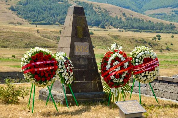 Военнослужащие военной базы ЮВО в Армении почтили память воинов, бессмертного отряда майора Монтрезора - Sputnik Армения