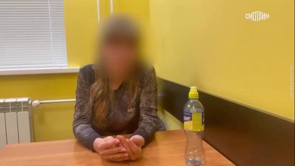 Кадры задержания жительницы Рязани, которая пыталась сотрудничать со спецслужбой Украины - Sputnik Արմենիա