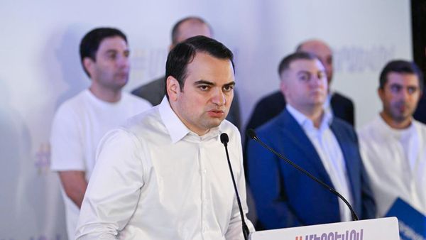 Нарек Карапетян во время презентации народного движения По-нашему, основанного по инициативе мецената и предпринимателя Самвела Карапетяна (29 августа 2025). Еревaн - Sputnik Армения