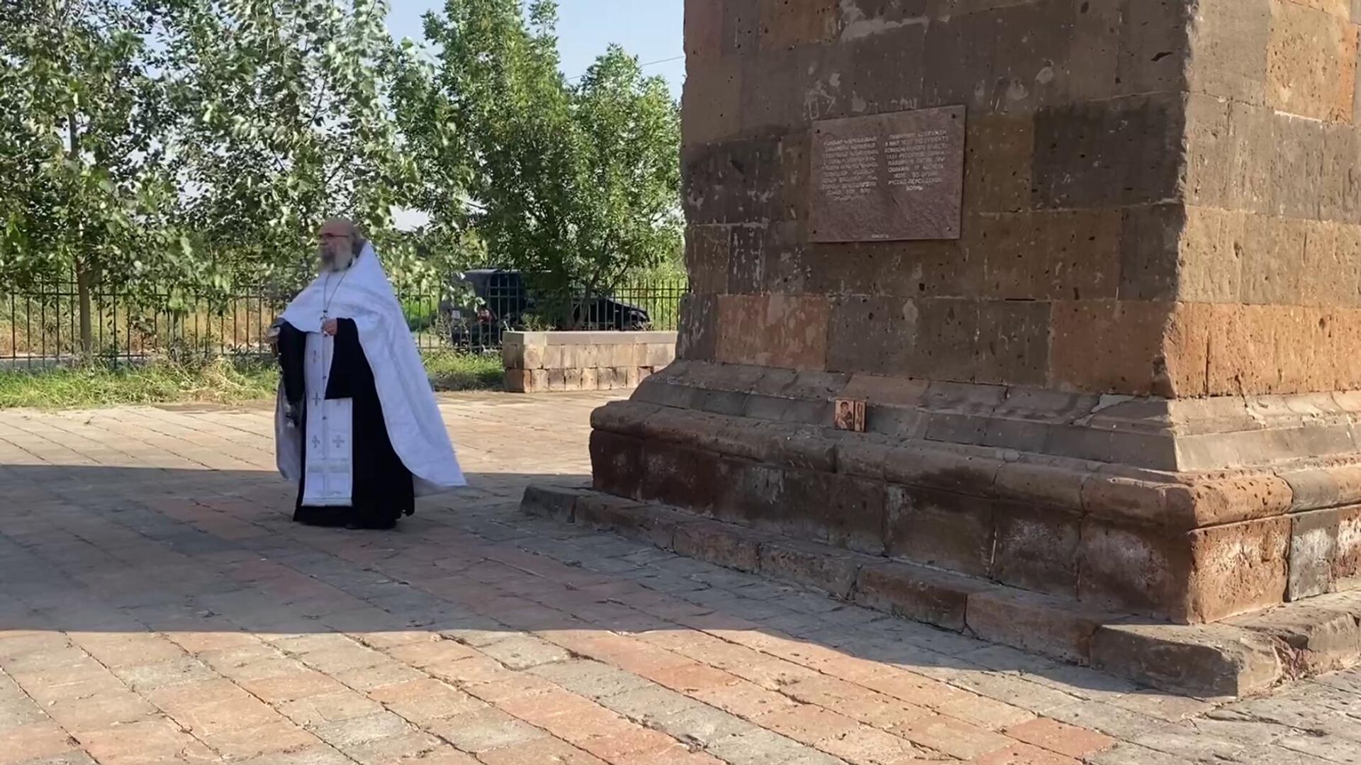 Панихида по погибшим в Ошаканской битве у памятника (29 августа 2025). Ошакан - Sputnik Армения, 1920, 29.08.2025