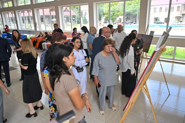 Ցուցահանդեսը բաց կլինի մինչև օգոստոսի 31-ը։ Ցուցահանդեսը բաց կլինի մինչև օգոստոսի 31-ը։ - Sputnik Արմենիա