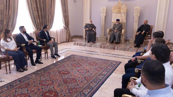 Католикос Гарегин II принял представителей движения По-своему во главе с Нареком Карапетяном (30 августа 2025). Эчмиадзин - Sputnik Армения
