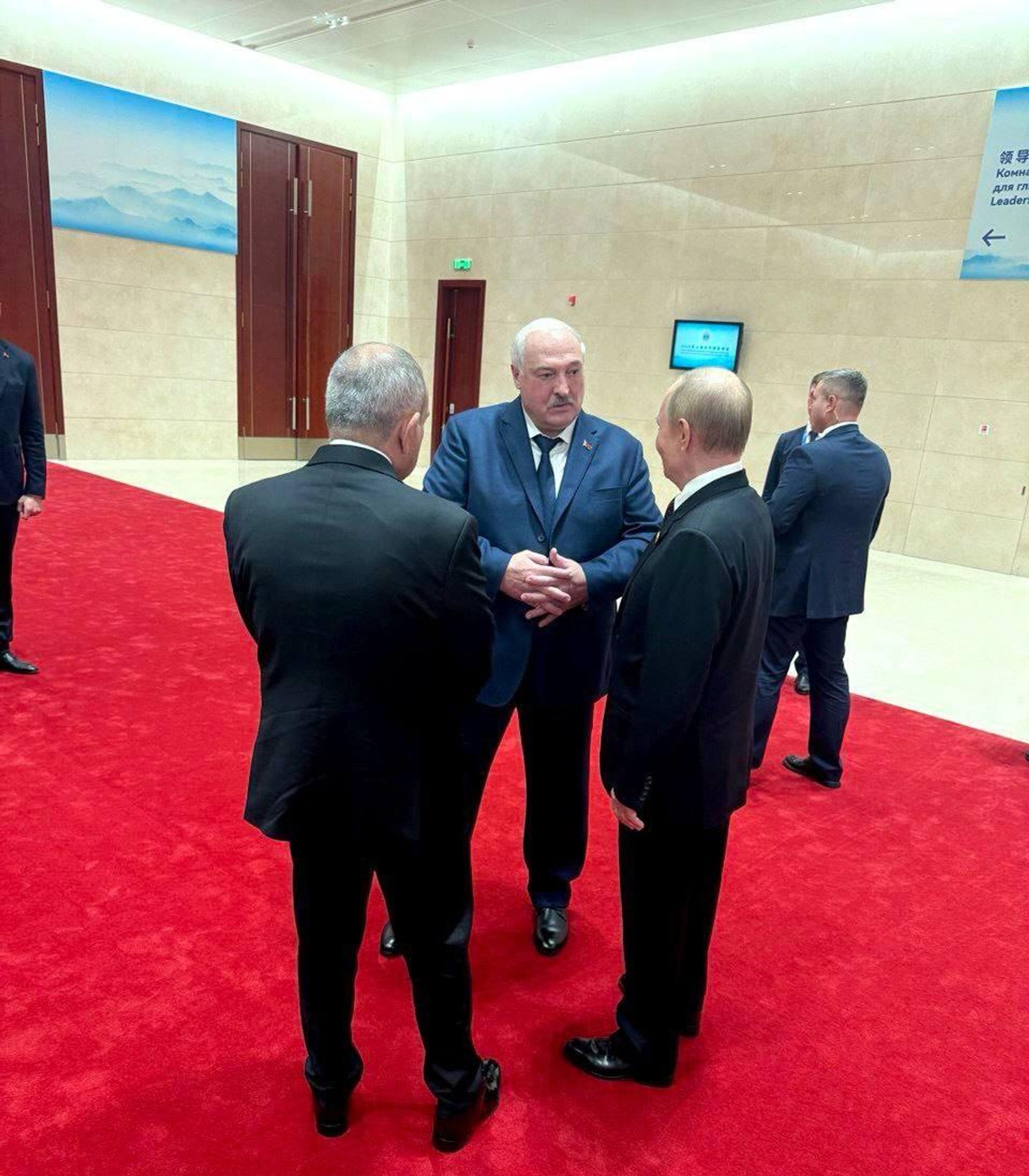 Премьер-министр Никол Пашинян общается с президентами Беларуси и России Александром Лукашенко и Владимиром Путиным на полях саммита Шанхайской организации сотрудничества (ШОС) в Тяньцзине (31 августа 2025). Китай - Sputnik Արմենիա, 1920, 31.08.2025