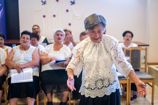 Получательница услуг центра — 86-летняя Тереза Хачатрян Получательница услуг центра — 86-летняя Тереза Хачатрян - Sputnik Армения