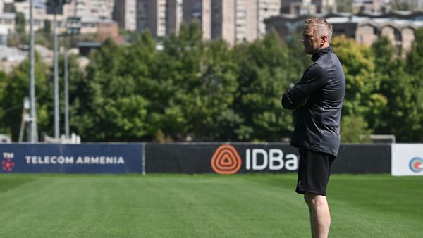 Главный тренер Хеймир Халгримссон на предматчевой тренировке сборной Ирландии в техническом центре ФФА (8 сентября 2025). Еревaн - Sputnik Армения