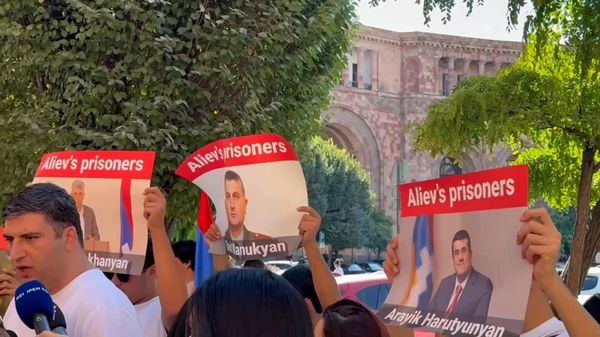 Турция не готова к диалогу с Арменией без предусловий: акция протеста у правительства - Sputnik Армения