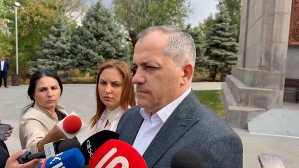Իրականությունը չի արտացոլում. Շահրամանյանը՝ Արցախի մասին պատմության դասագրքում գրվածին - Sputnik Արմենիա