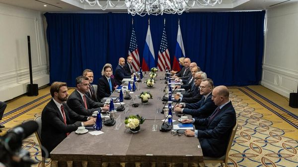 Министр иностранных дел РФ Сергей Лавров и госсекретарь США Марко Рубио во время встречи на полях 80-й сессии Генассамблеи ООН (24 сентября 2025). Нью-Йорк - Sputnik Армения