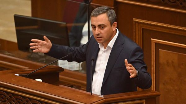 Իշխան Սաղաթելյանը ԱԺ–ում - Sputnik Արմենիա