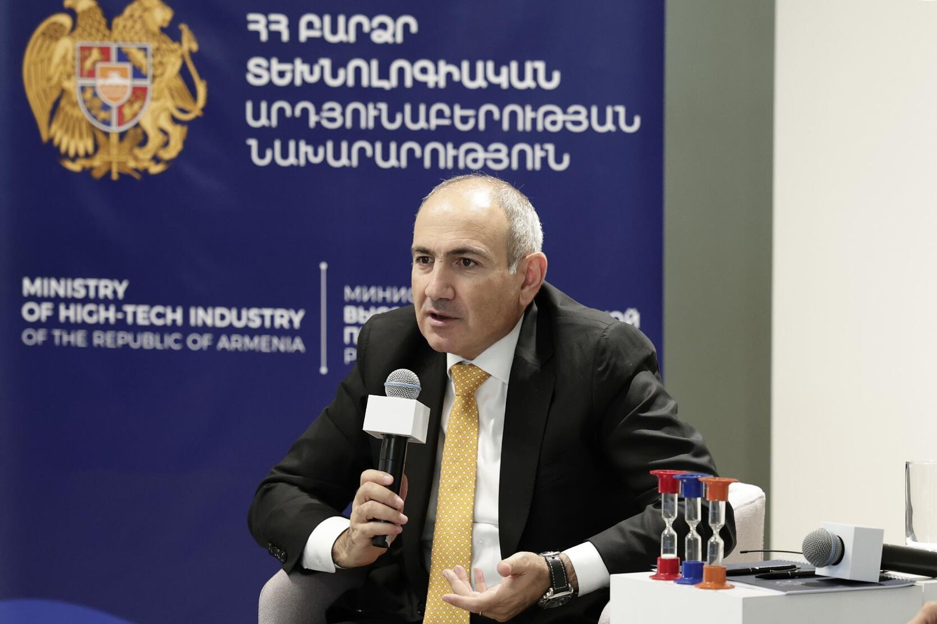 Премьер-министр Никол Пашинян проводит брифинг в рамках открытия здания бизнес-акселератора Инженерный городок (5 октября 2025). Еревaн - Sputnik Արմենիա, 1920, 05.10.2025