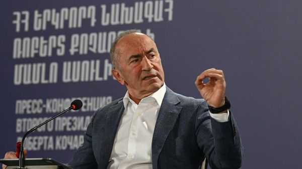 Пресс-конференция второго президента РА Роберта Кочаряна (7 октября 2025). Еревaн - Sputnik Армения