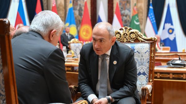 Премьер-министр Армении Никол Пашинян на заседании совета глав государств СНГ в узком составе (10 октября 2025). Душанбе - Sputnik Армения