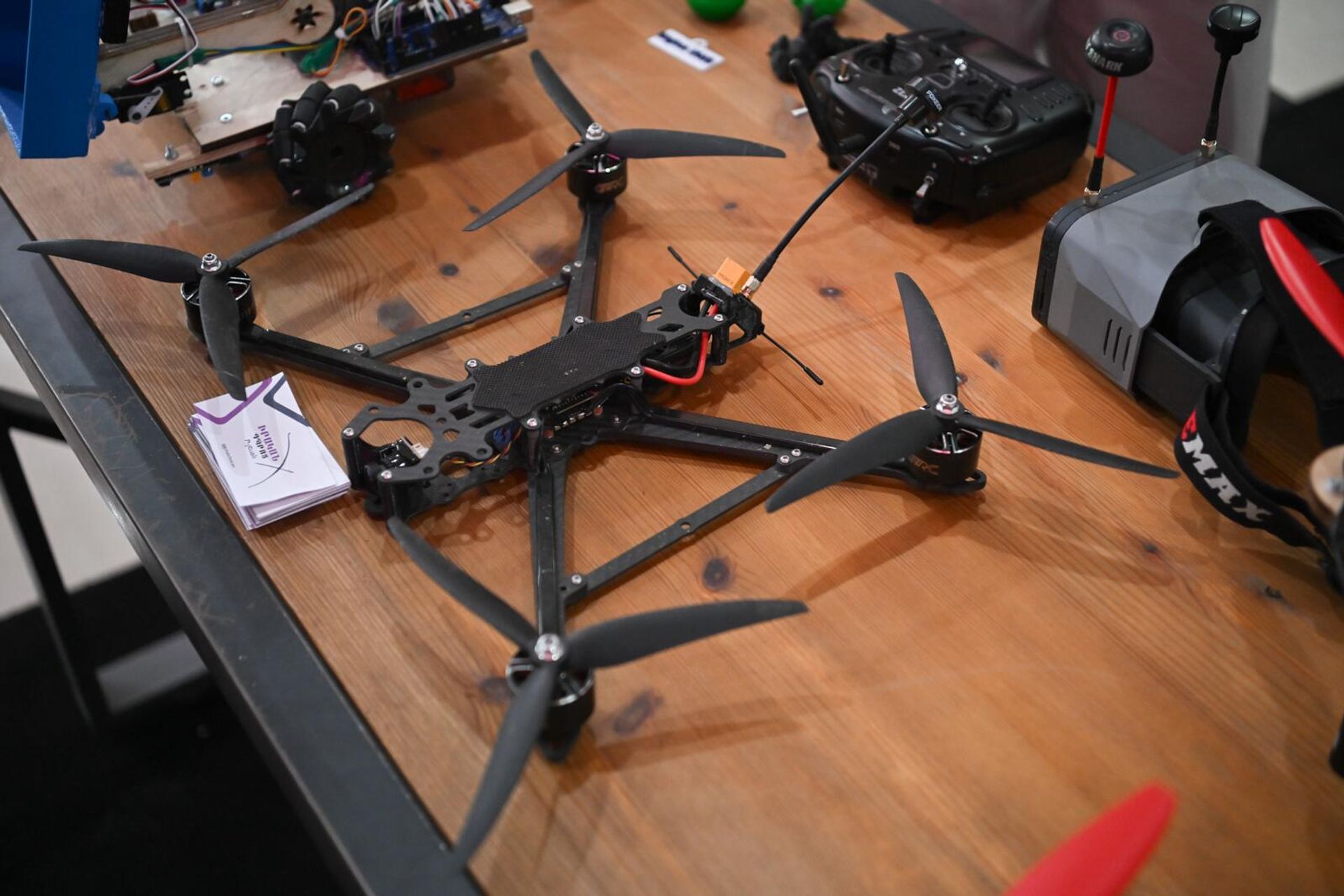 Стенд лицея Реальная школа на выставке высоких технологий DigiTec 2025 в Ереване - Sputnik Армения, 1920, 11.10.2025
