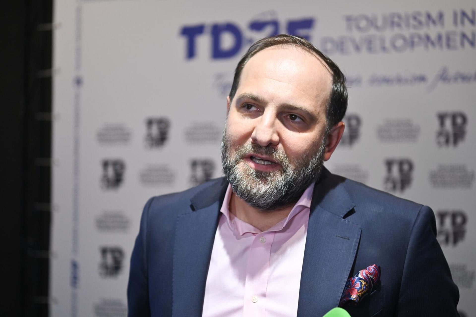 Директор по коммерческому развитию курорта Майлер Оник Аракелян на праздновании первой годовщины Федерации инноваций и развития туризма (11 октября 2025). Еревaн - Sputnik Армения, 1920, 11.10.2025