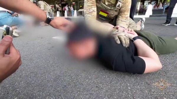 В аэропорту Сочи задержан житель Туапсе, который, по предварительным данным, вербовал россиян для отправки на Украину  - Sputnik Արմենիա