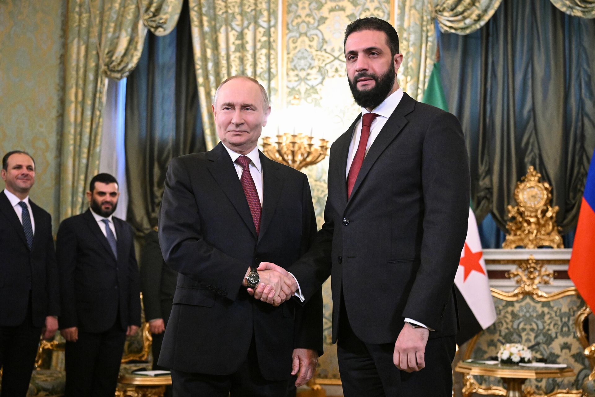 Президент РФ Владимир Путин и президент Сирии Ахмед аш-Шараа во время встречи (15 октября 2025). Москвa - Sputnik Армения, 1920, 15.10.2025