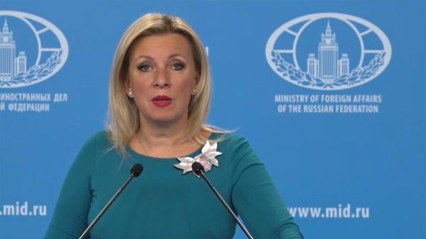Мария Захарова во время еженедельного брифинга (15 октября 2025). Москвa - Sputnik Армения
