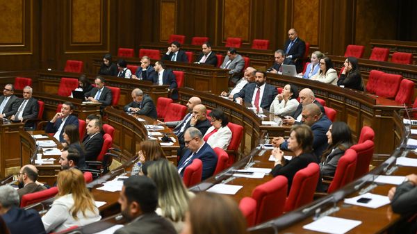 Министры во время правительственного часа в парламенте (22 октября 2025). Еревaн - Sputnik Армения
