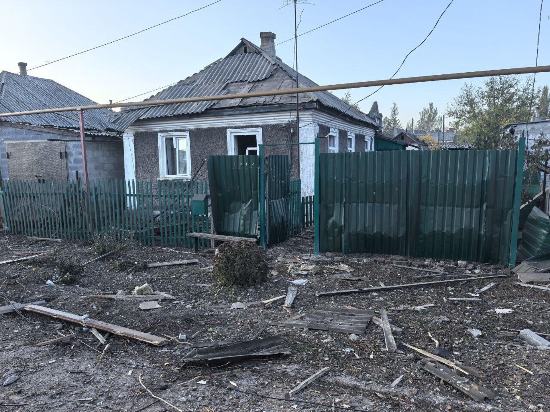 Последствия обстрела ВСУ города Ясиноватая (26 октября 2025). ДНР - Sputnik Արմենիա, 1920, 26.10.2025