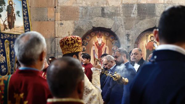 Կարգալույծ արված քահանայի «պատարագը» Հովհաննավանքում - Sputnik Արմենիա