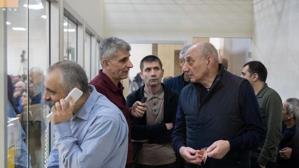 Судебное заседание над армянским военно-политическим руководством Нагорного Карабаха (27 октября 2025). Баку - Sputnik Армения