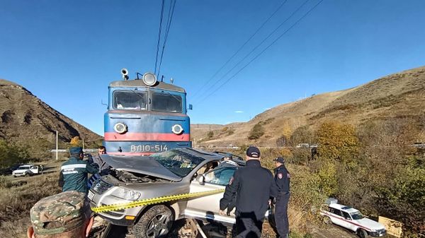 Дорожно-транспортное происшествие с участием поезда на перегоне Спитак-Арчут (30 октября 2025). Лори - Sputnik Армения