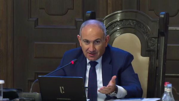 Փաշինյանը դպրոցների գույքը համեմատեց Իջևանի իրենց տան «սերվանտի սերվիզի» հետ - Sputnik Արմենիա
