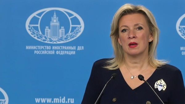 Мария Захарова во время еженедельного брифинга (7 ноября 2025). Москва - Sputnik Армения