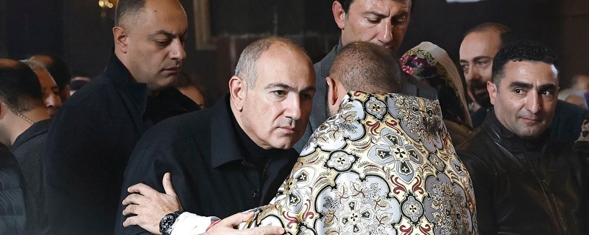 Премьер-министр Никол Пашинян во время воскресной литургии в церкви Святой Богородицы (9 ноября 2025). Талин - Sputnik Армения, 1920, 17.11.2025