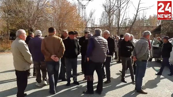 Акция протеста сотрудников Разданского цементного завода (10 ноября 2025). Раздан - Sputnik Армения