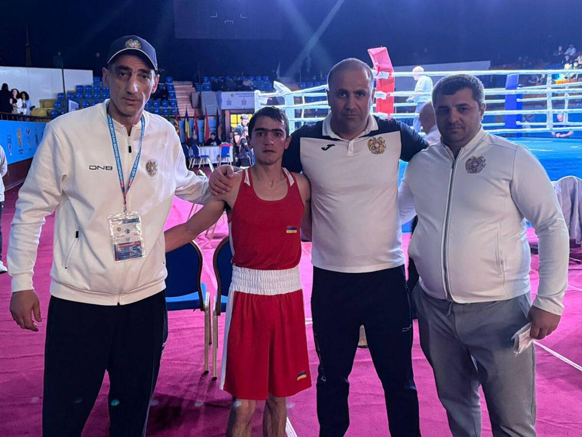 Боксер Тумас Товмасян завоевал серебро чемпионата Европы среди юношей до 23 лет (48 кг) - Sputnik Армения, 1920, 10.11.2025