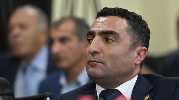 Ռոմանոս Պետրոսյան - Sputnik Արմենիա
