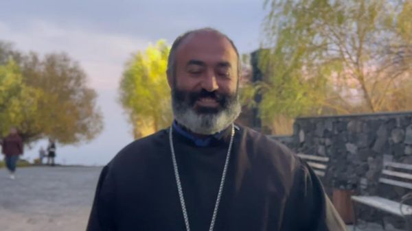 Բյուրականի Սուրբ Հովհաննես եկեղեցու հոգևոր հովիվ Տեր Վրթանես քահանա Բաղալյան - Sputnik Արմենիա