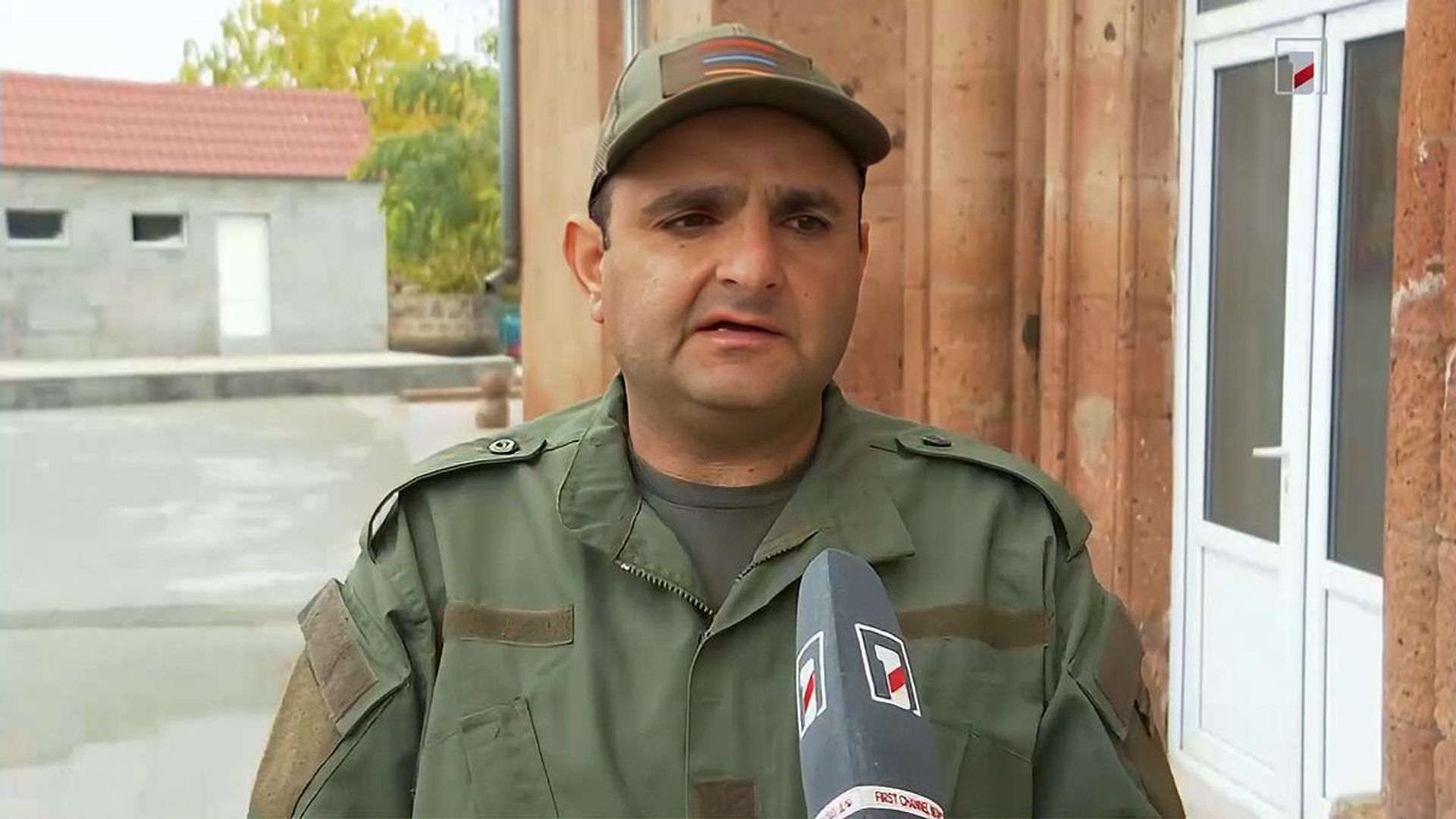 Кандидат в главы Вагаршапата Артем Симонян отвечает на вопросы журналистов в день голосования (16 ноября 2025). Вагаршапат Кандидат в главы Вагаршапата Артем Симонян отвечает на вопросы журналистов в день голосования (16 ноября 2025). Вагаршапат - Sputnik Армения, 1920, 16.11.2025