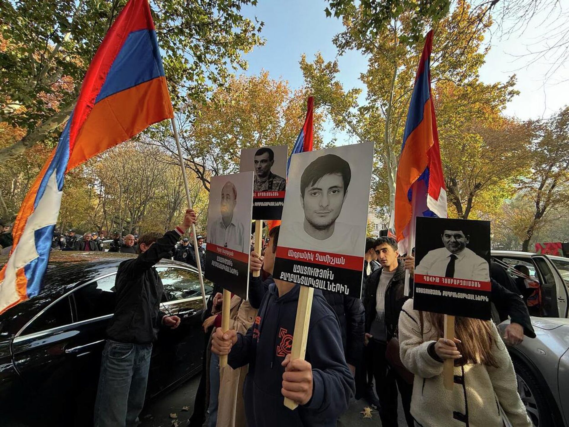 Акция в защиту всех политзаключенных у здания Генпрокуратуры РА (20 ноября 2025). Еревaн - Sputnik Արմենիա, 1920, 20.11.2025