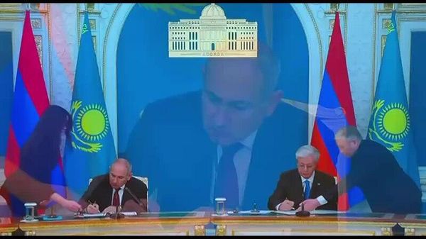 По итогам переговоров Касым-Жомарт Токаев и Никол Пашинян приняли Совместное заявление - Sputnik Армения