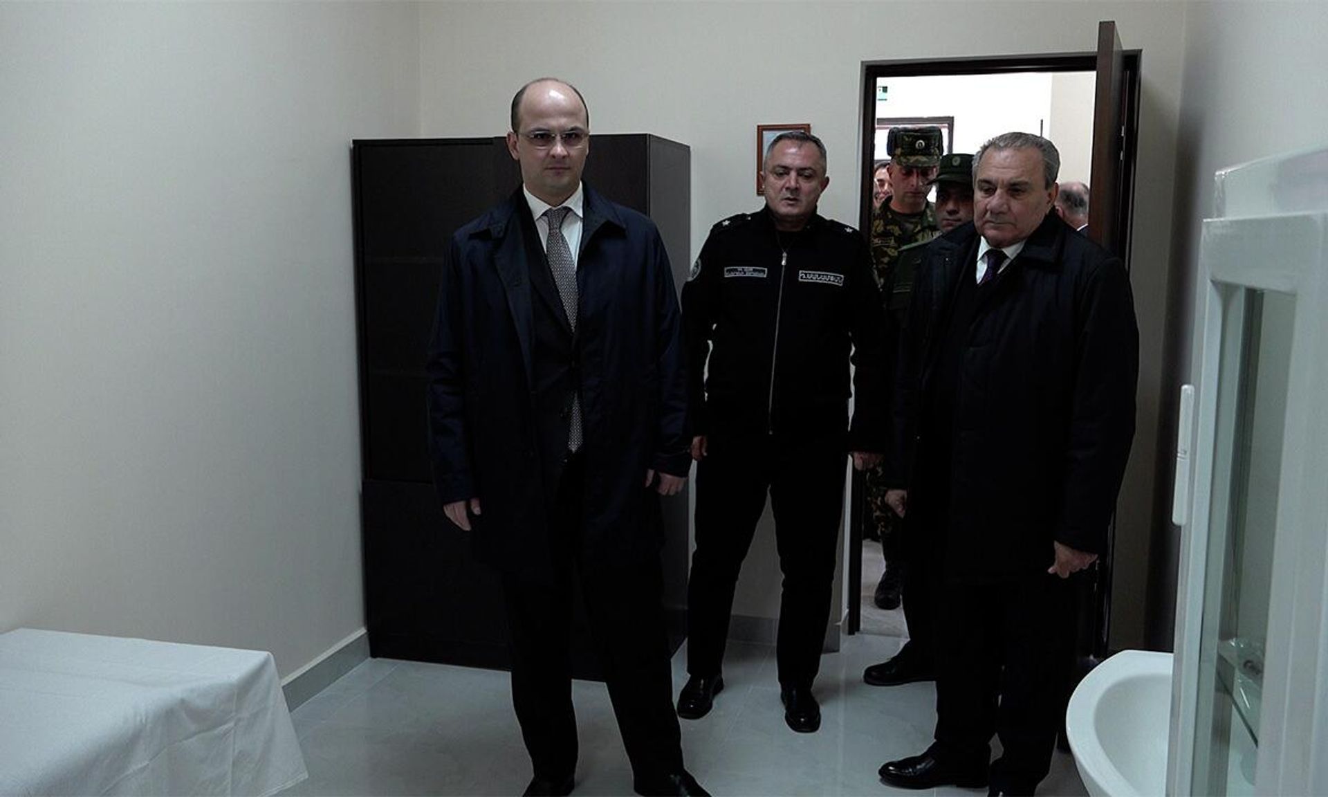 Директор Службы национальной безопасности Андраник Симонян, заместители директора Арам Акопян, командующий Пограничными войсками Давид Санамян и полковник Гарик Мурадян приняли участие в церемонии открытия пограничных застав Корнидзор, Хндзореск и Арташен (23 ноября 2025) - Sputnik Армения, 1920, 23.11.2025