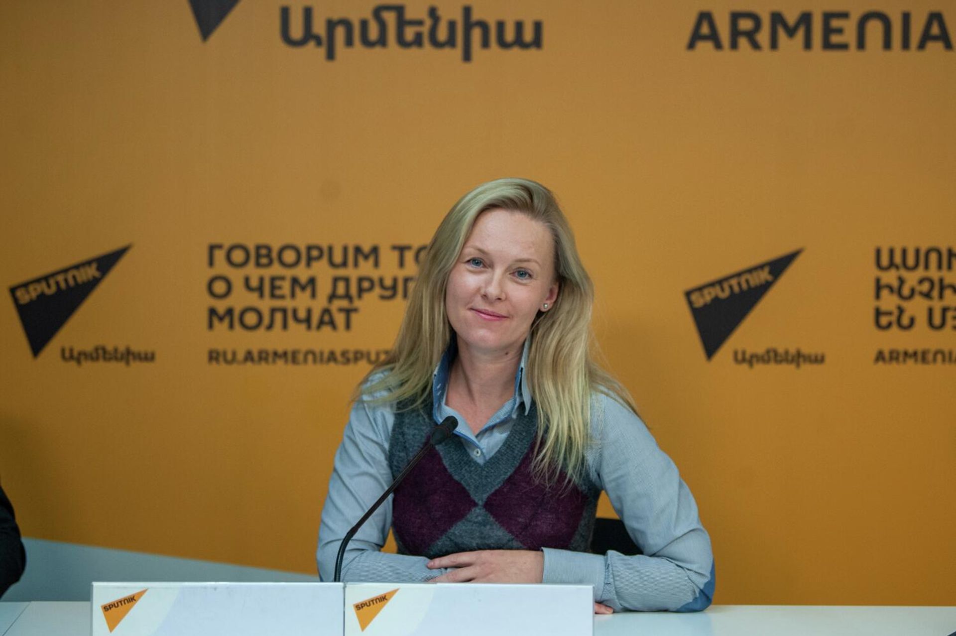 Елена Миа на пресс-конференции по теме Российские университеты в Еревaне (1 декабря 2025). Еревaн - Sputnik Армения, 1920, 01.12.2025